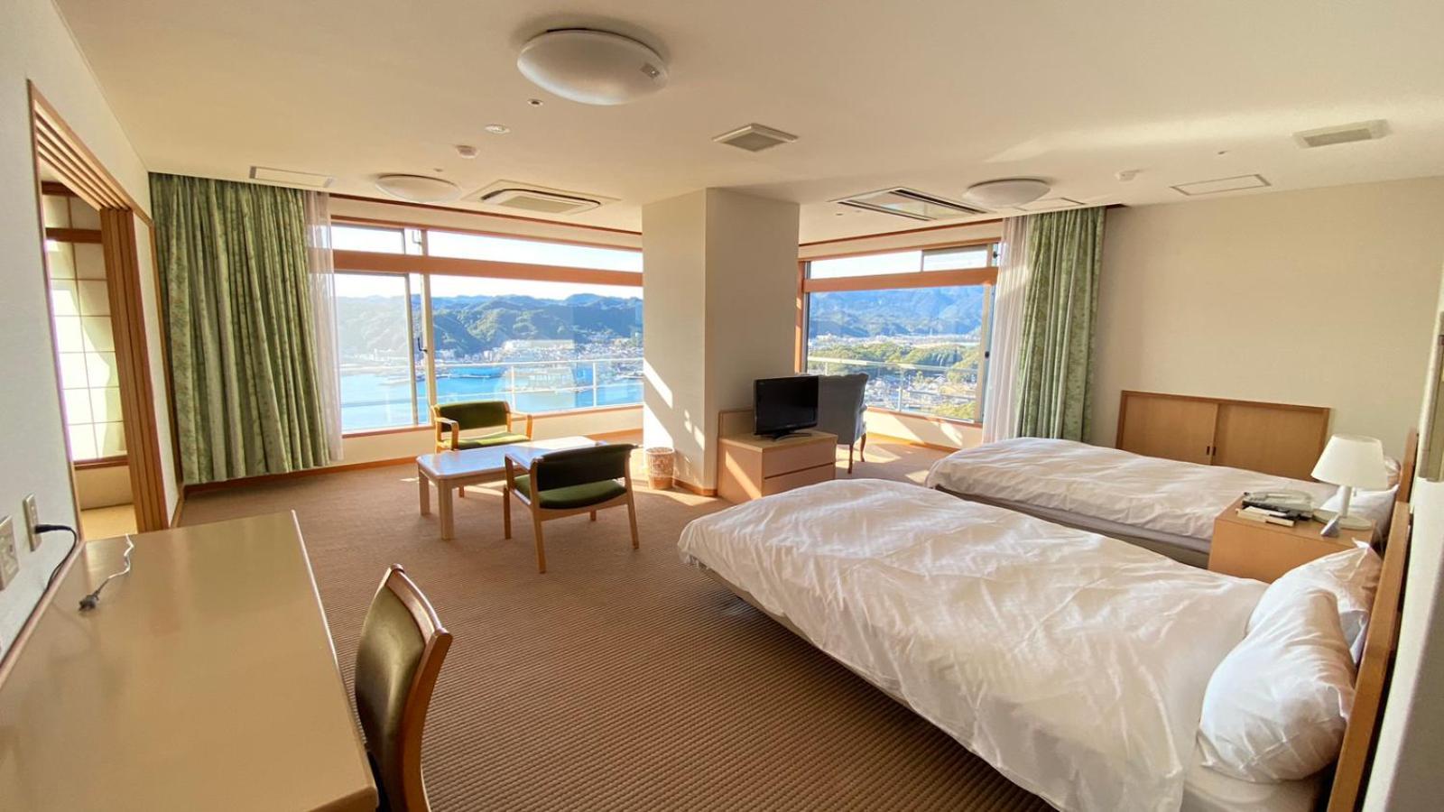 Hotel Urashima Кацуура Экстерьер фото