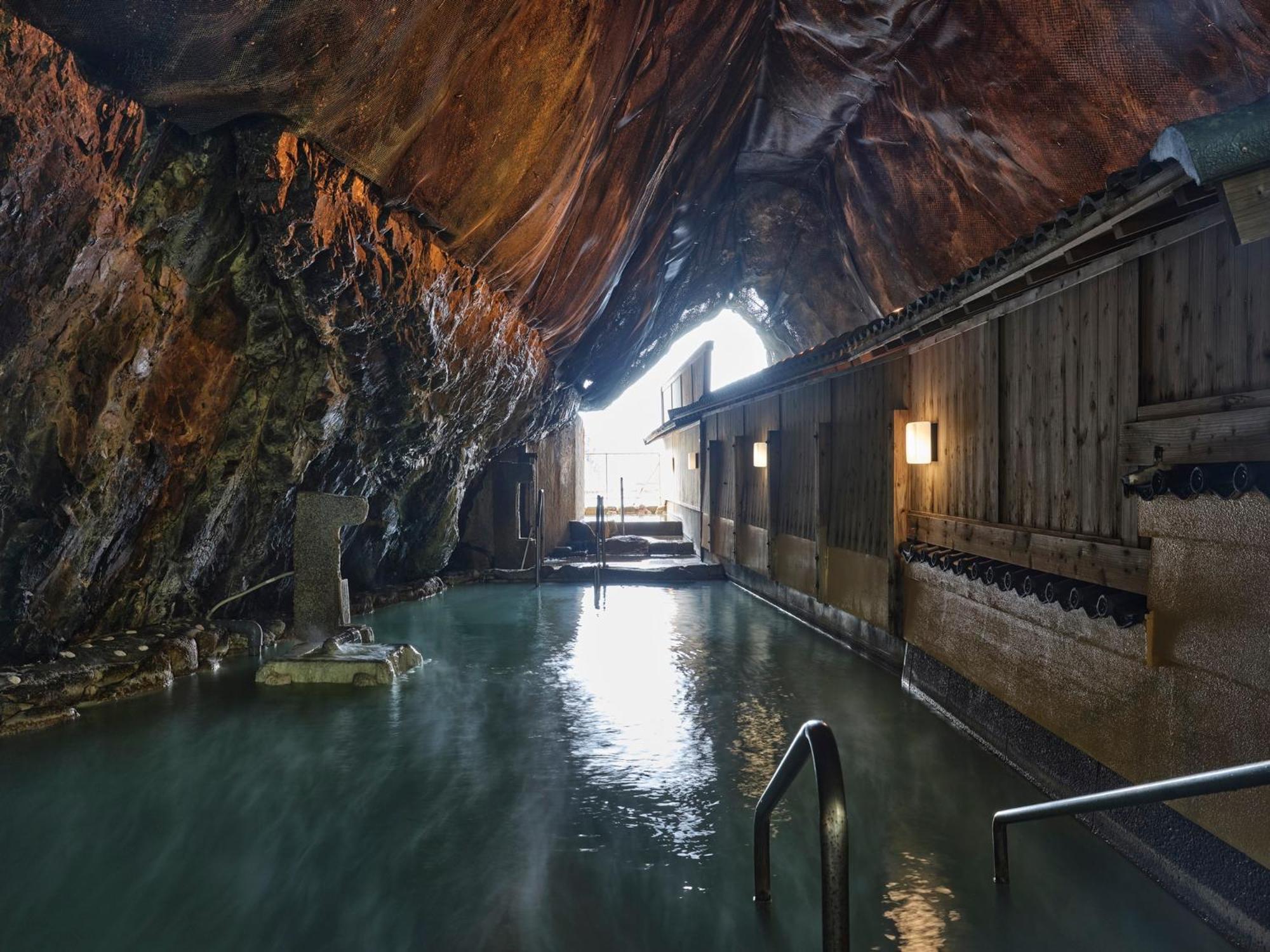 Hotel Urashima Кацуура Экстерьер фото