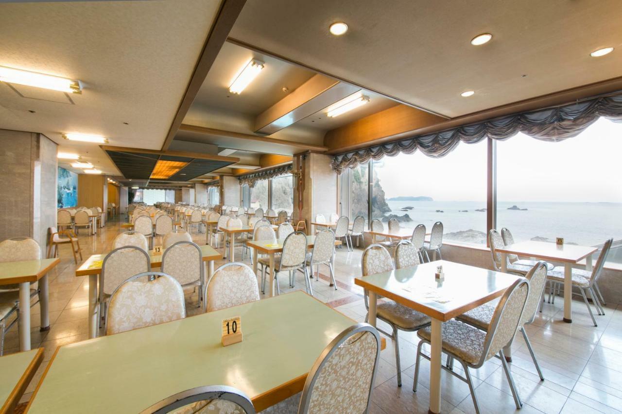 Hotel Urashima Кацуура Экстерьер фото