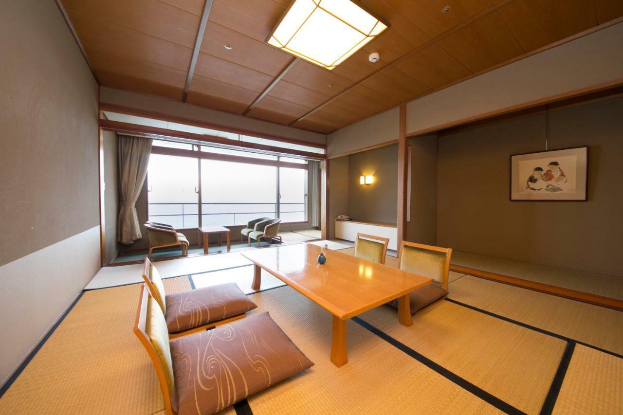 Hotel Urashima Кацуура Экстерьер фото