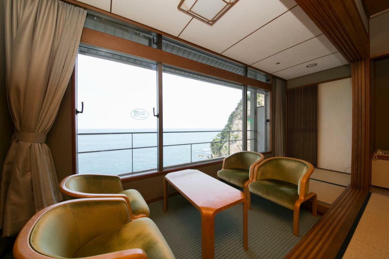 Hotel Urashima Кацуура Экстерьер фото